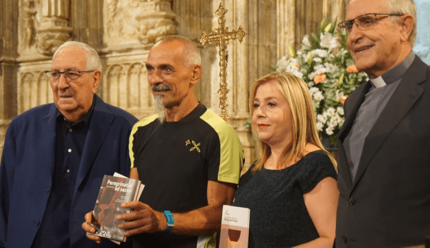 Turisme recibe al primer peregrino internacional  que ha completado a pie la Ruta del Grial